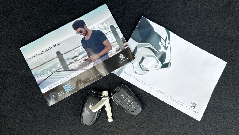 Peugeot 208 1.2 PureTech 100 Allure 5dr Petrol Hatchback